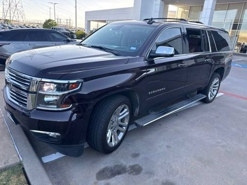 Used 2020 Chevrolet Suburban Premier w/ Premier Plus Edition RWD image 2