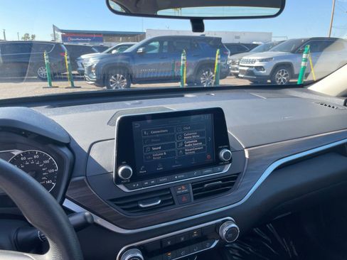 Used 2025 Nissan Altima 2.5 SV image 20