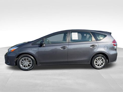 Used 2016 Toyota Prius V Three FWD image 2