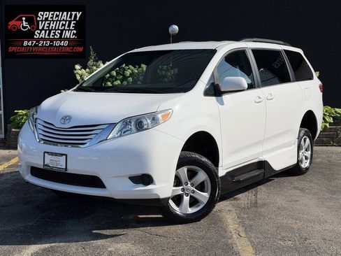 Used 2016 Toyota Sienna LE FWD image 8