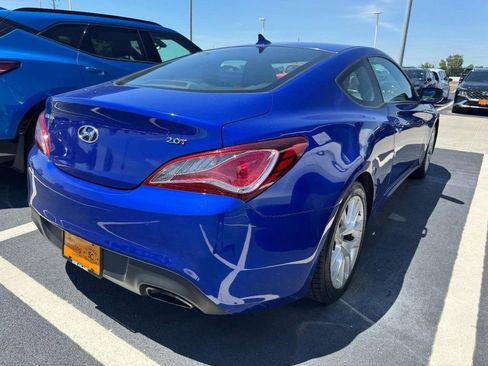 Used 2013 Hyundai Genesis 2.0T RWD image 2