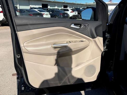 Used 2017 Ford Escape Titanium image 20