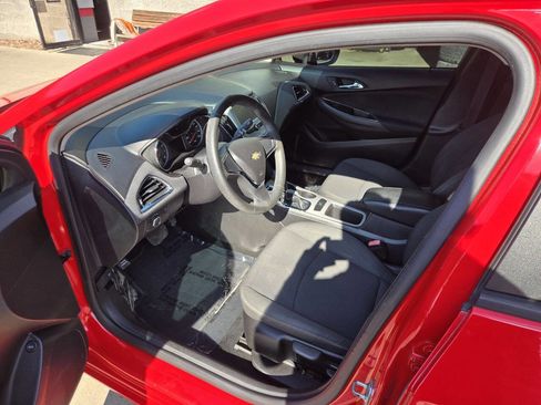 Used 2017 Chevrolet Cruze LS image 10
