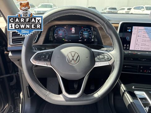 Used 2024 Volkswagen Atlas SE FWD image 17