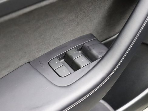 Used 2023 Tesla Model 3 Standard Range image 19