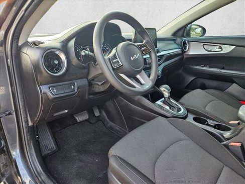 Used 2022 Kia Forte LXS FWD image 10