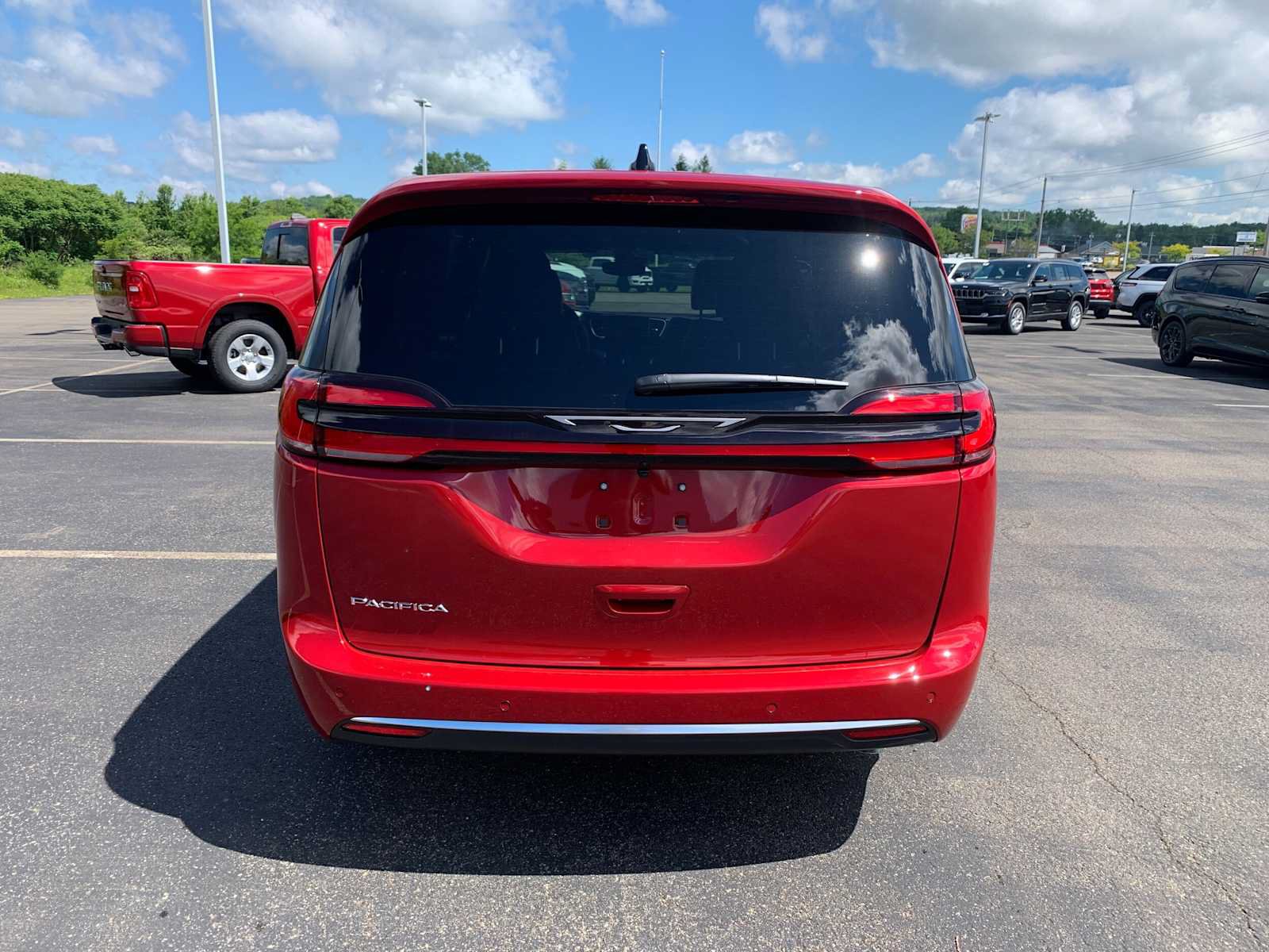 New 2027 Chrysler Pacifica Select FWD image 6