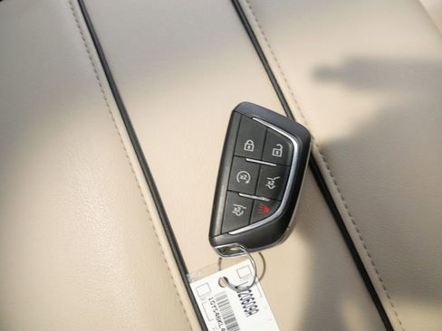 Used 2023 Cadillac Escalade Premium Luxury AWD/4WD image 33