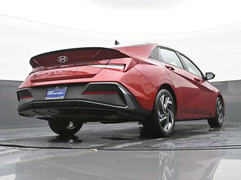 Certified 2025 Hyundai Elantra Sport image 43