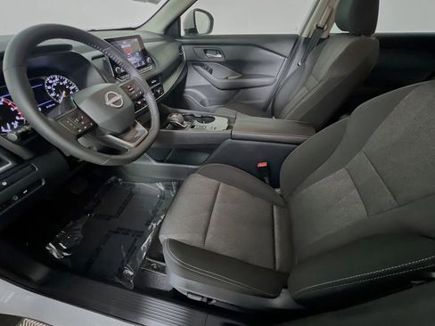 Used 2025 Nissan Rogue SV FWD image 11