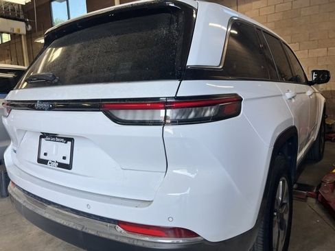 Used 2022 Jeep Grand Cherokee Limited 4xe image 4