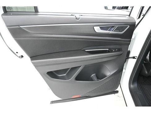 Used 2024 Volkswagen Atlas Cross Sport SEL Premium R-Line image 25