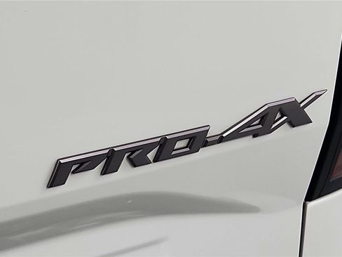 Used 2022 Nissan Frontier PRO-4X w/ Off-Road Protection Package image 28