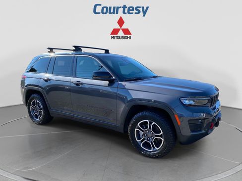 Used 2022 Jeep Grand Cherokee Trailhawk w/ ADV Protech Group II AWD/4WD image 10