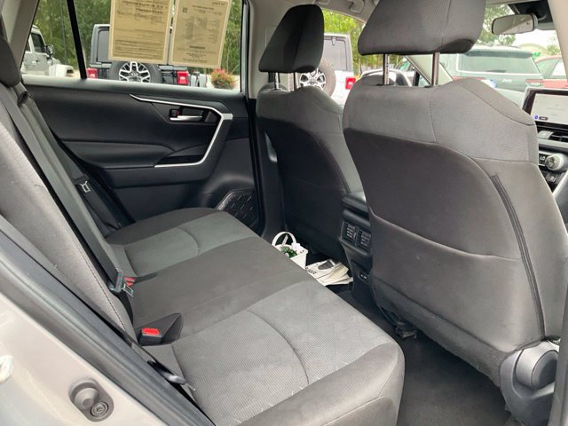 Used 2025 Toyota RAV4 XLE FWD image 18