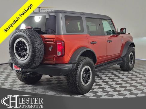 Used 2022 Ford Bronco Black Diamond w/ Sasquatch Package AWD/4WD image 10