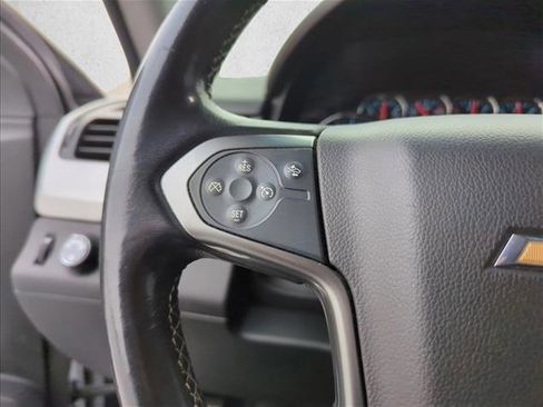 Used 2019 Chevrolet Suburban LT image 14