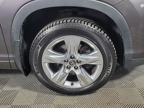 Used 2018 Toyota Highlander Limited AWD/4WD image 3