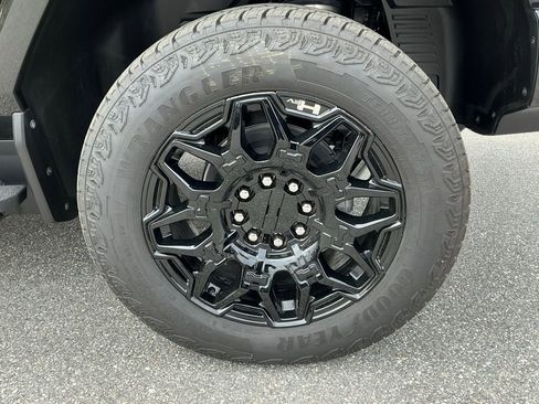 New 2026 GMC Hummer EV 4x4 Crew Cab image 25