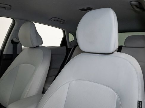 Used 2025 Hyundai Kona SEL FWD image 11
