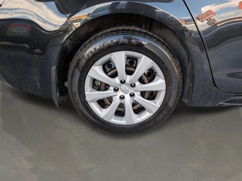 Used 2020 Toyota Corolla LE FWD image 11