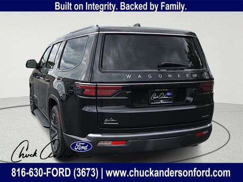 Used 2022 Jeep Wagoneer Series III w/ Flexible Seating Group image 5