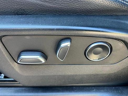 Used 2023 GMC Yukon XL Denali image 18