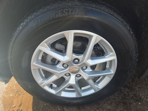 Used 2024 Chevrolet Equinox LT image 12