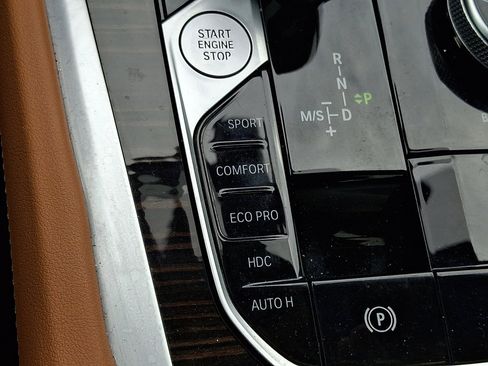 Used 2023 BMW X6 xDrive40i w/ Premium Package image 30