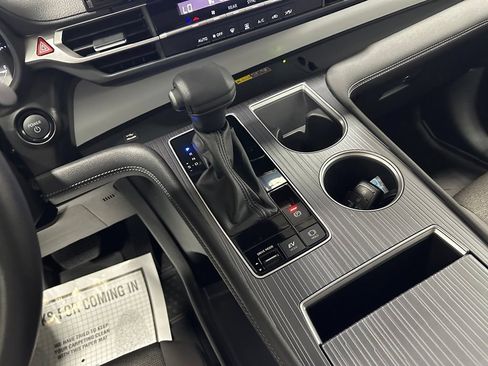 Used 2025 Toyota Sienna LE FWD image 36