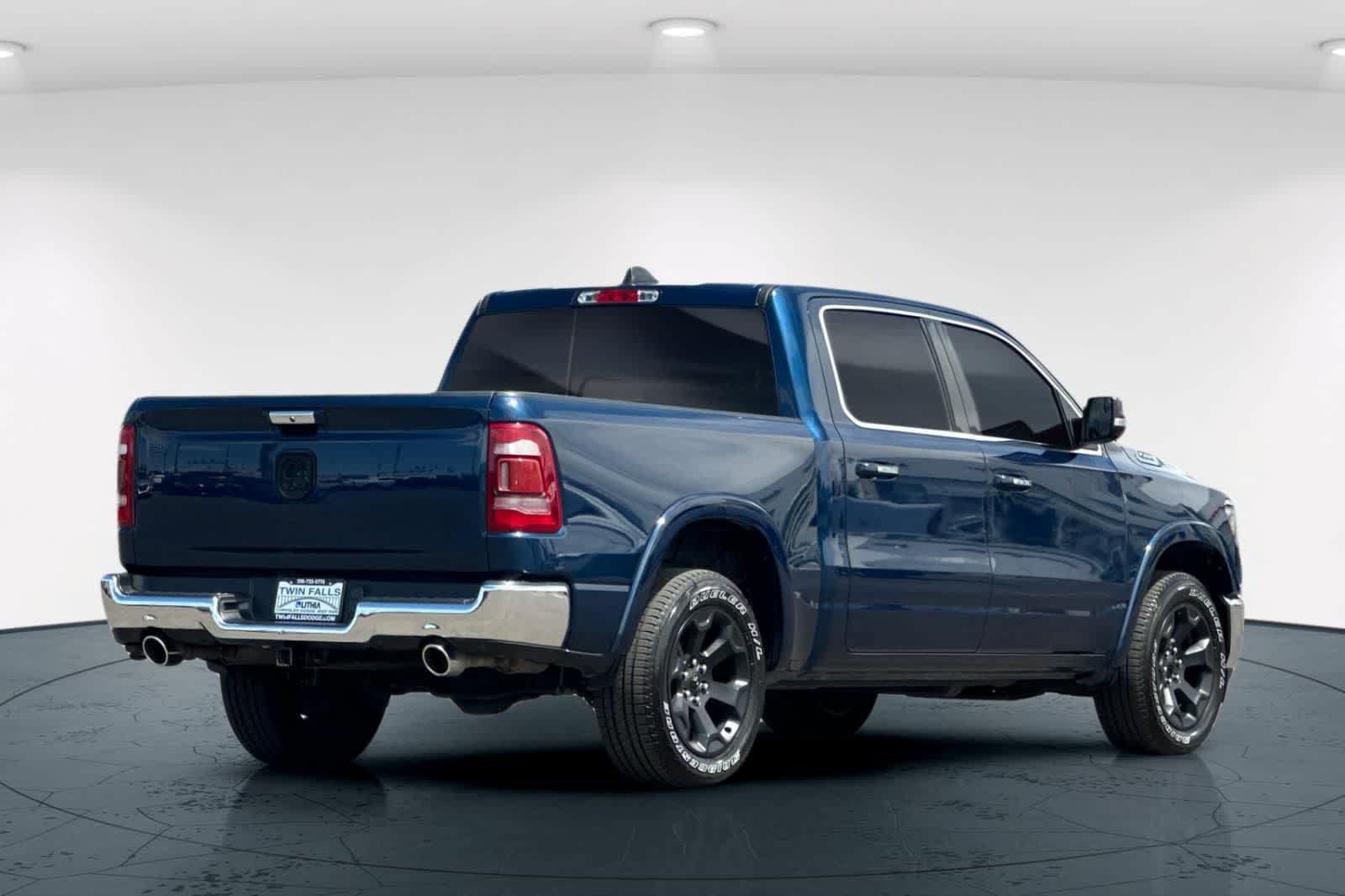 Used 2022 RAM 1500 Laramie AWD/4WD image 2
