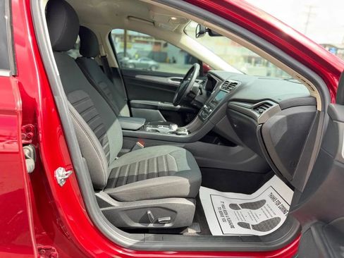 Used 2019 Ford Fusion SE FWD image 34