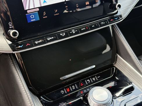 Used 2024 Jeep Wagoneer L Series III w/ Flexible Seating Group AWD/4WD image 22