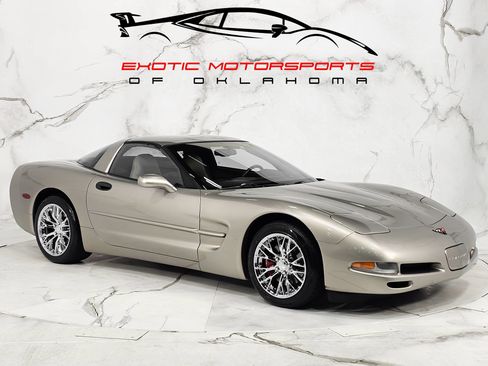 Used 1999 Chevrolet Corvette Coupe w/ Performance Handling Pkg RWD image 1