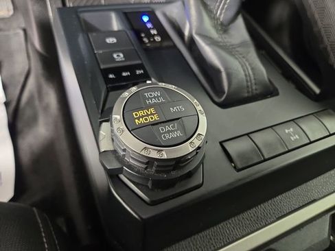 Used 2024 Toyota Tacoma TRD Off-Road image 28