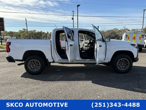 Used 2023 Chevrolet Colorado W/T image 33