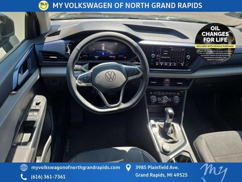 Used 2024 Volkswagen Taos SE AWD/4WD image 12