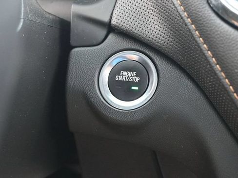 Used 2022 Chevrolet Equinox Premier FWD image 21