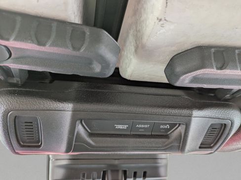 Used 2025 Jeep Wrangler Unlimited Rubicon image 16