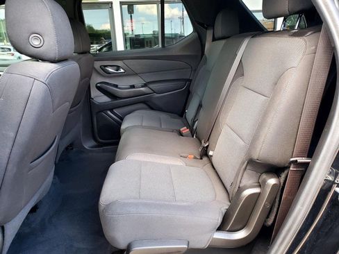 Used 2023 Chevrolet Traverse LT w/ LPO, Cargo Package FWD image 16