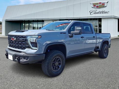 Used 2024 Chevrolet Silverado 2500 ZR2 w/ ZR2 Bison Edition image 3