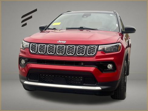 Used 2025 Jeep Compass Limited AWD/4WD image 1