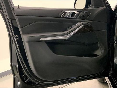 Certified 2024 BMW X7 xDrive40i w/ M Sport Package image 24