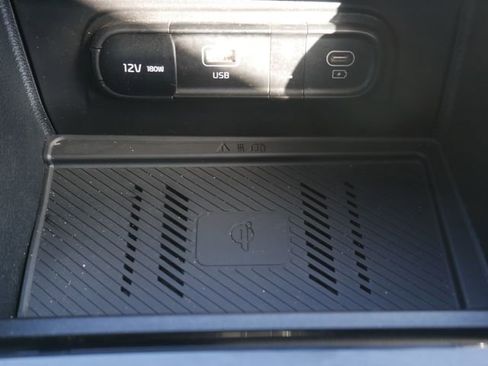 Used 2025 Kia Sportage SX image 31