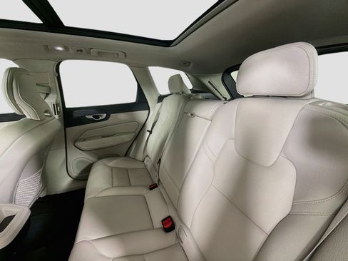 Certified 2024 Volvo XC60 B5 Plus w/ Protection Package Premier AWD/4WD image 25