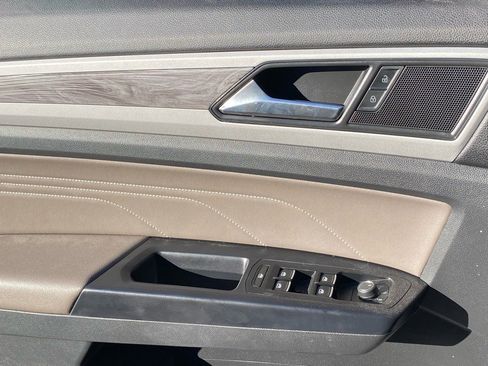 Used 2021 Volkswagen Atlas Cross Sport SE image 15