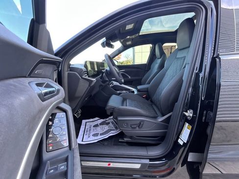 Used 2025 Audi SQ5 Premium Plus w/ Premium Plus Package image 16