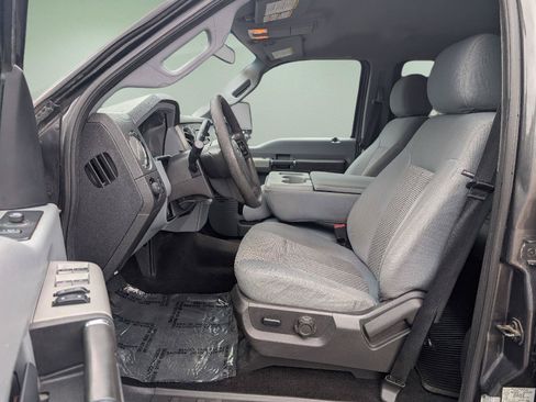 Used 2016 Ford F250 XLT w/ FX4 Off-Road Package AWD/4WD image 2