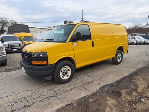 Used 2021 GMC Savana 2500 w/ Driver Convenience Package image 17