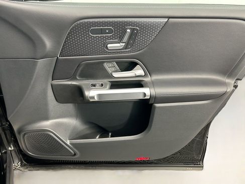 Certified 2025 Mercedes-Benz GLB 250 image 23
